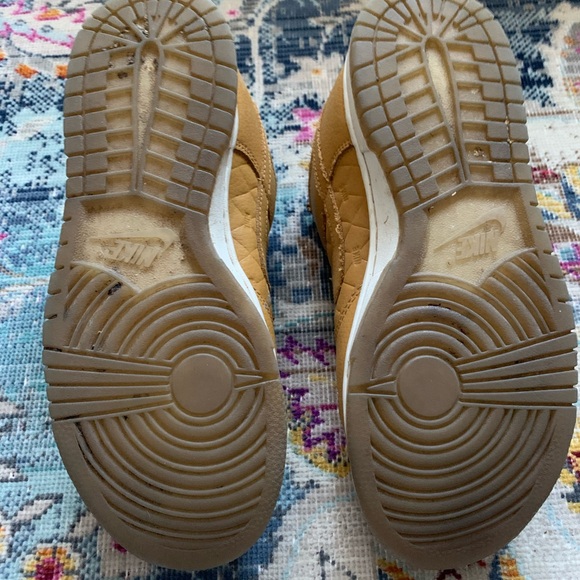 Nike Low Dunks in Wheat VGUC - Picture 2 of 7